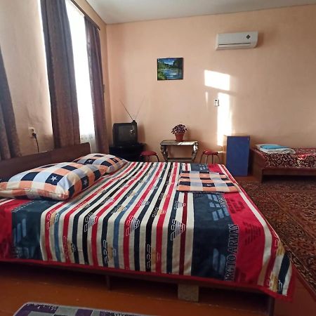 Guest House Anna Sukhumi Luaran gambar