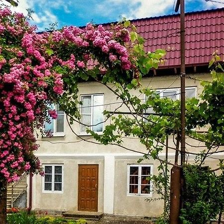 Guest House Anna Sukhumi Luaran gambar