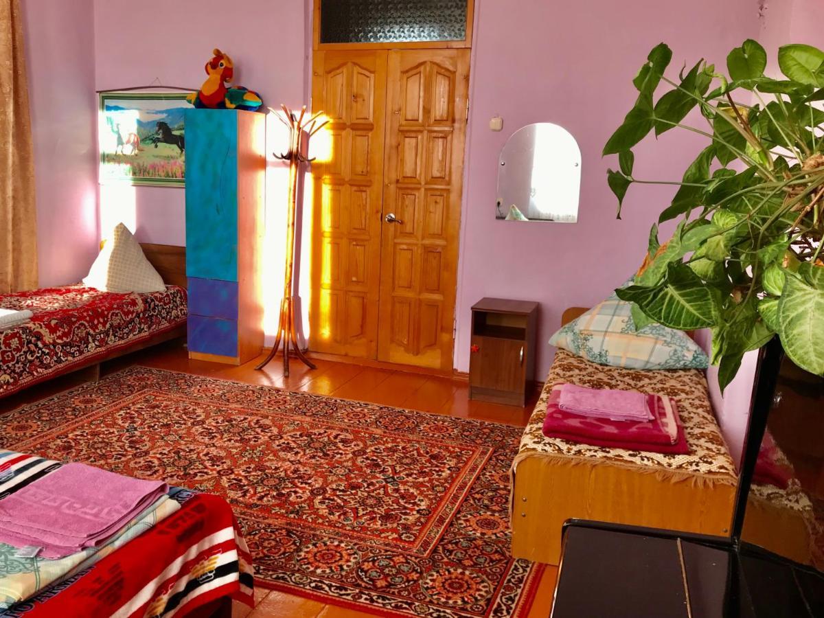 Guest House Anna Sukhumi Luaran gambar