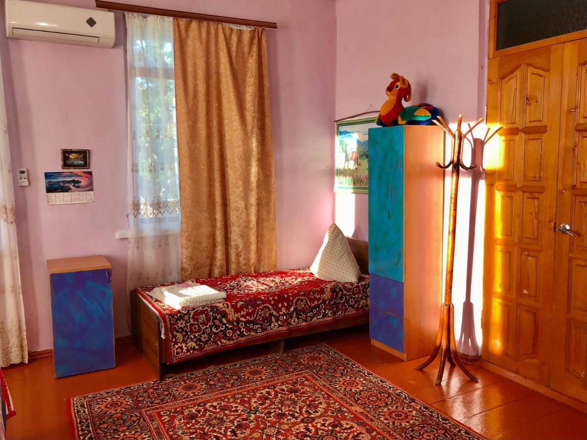 Guest House Anna Sukhumi Luaran gambar