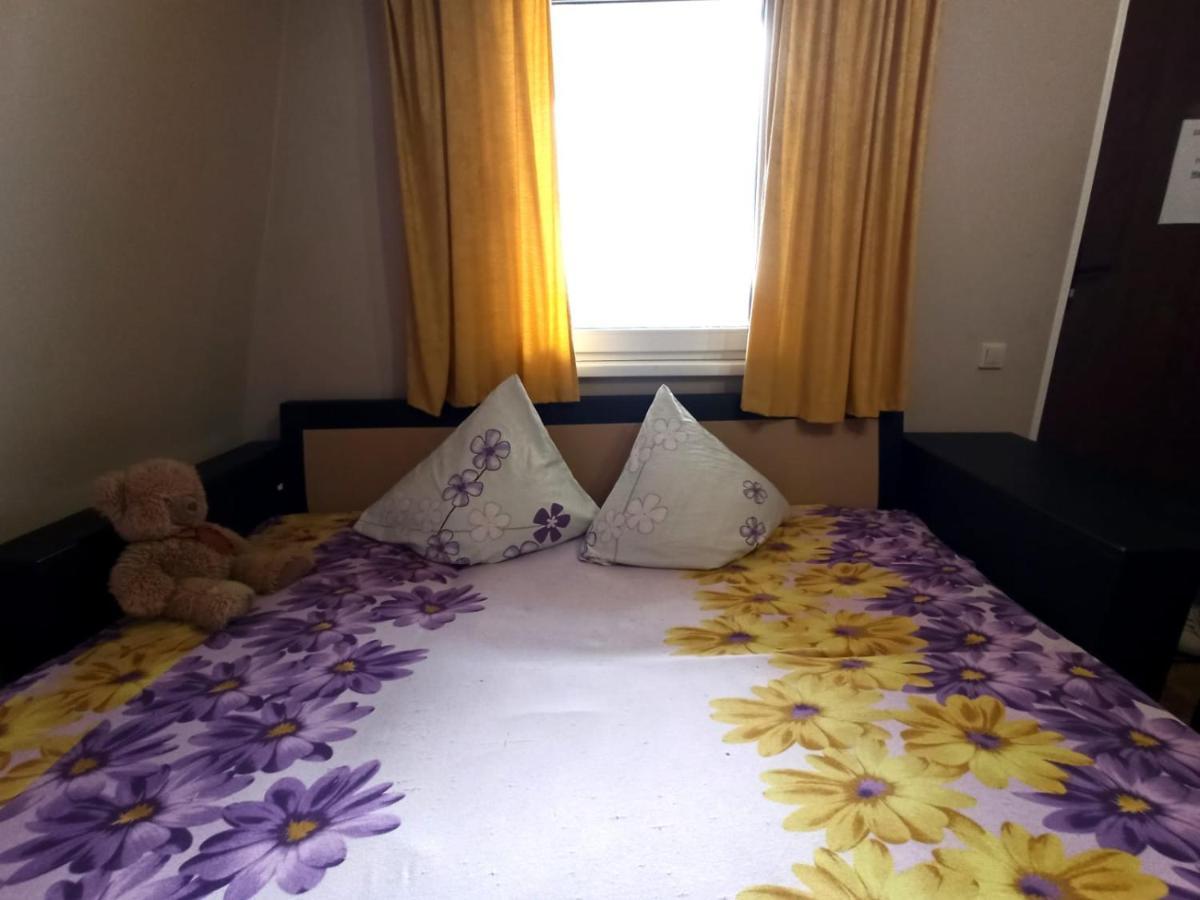 Guest House Anna Sukhumi Luaran gambar