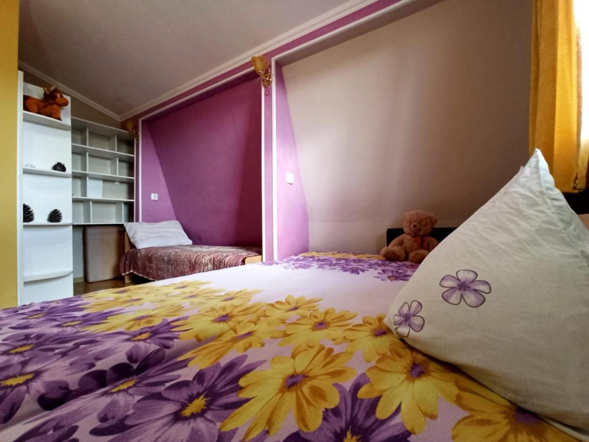 Guest House Anna Sukhumi Luaran gambar