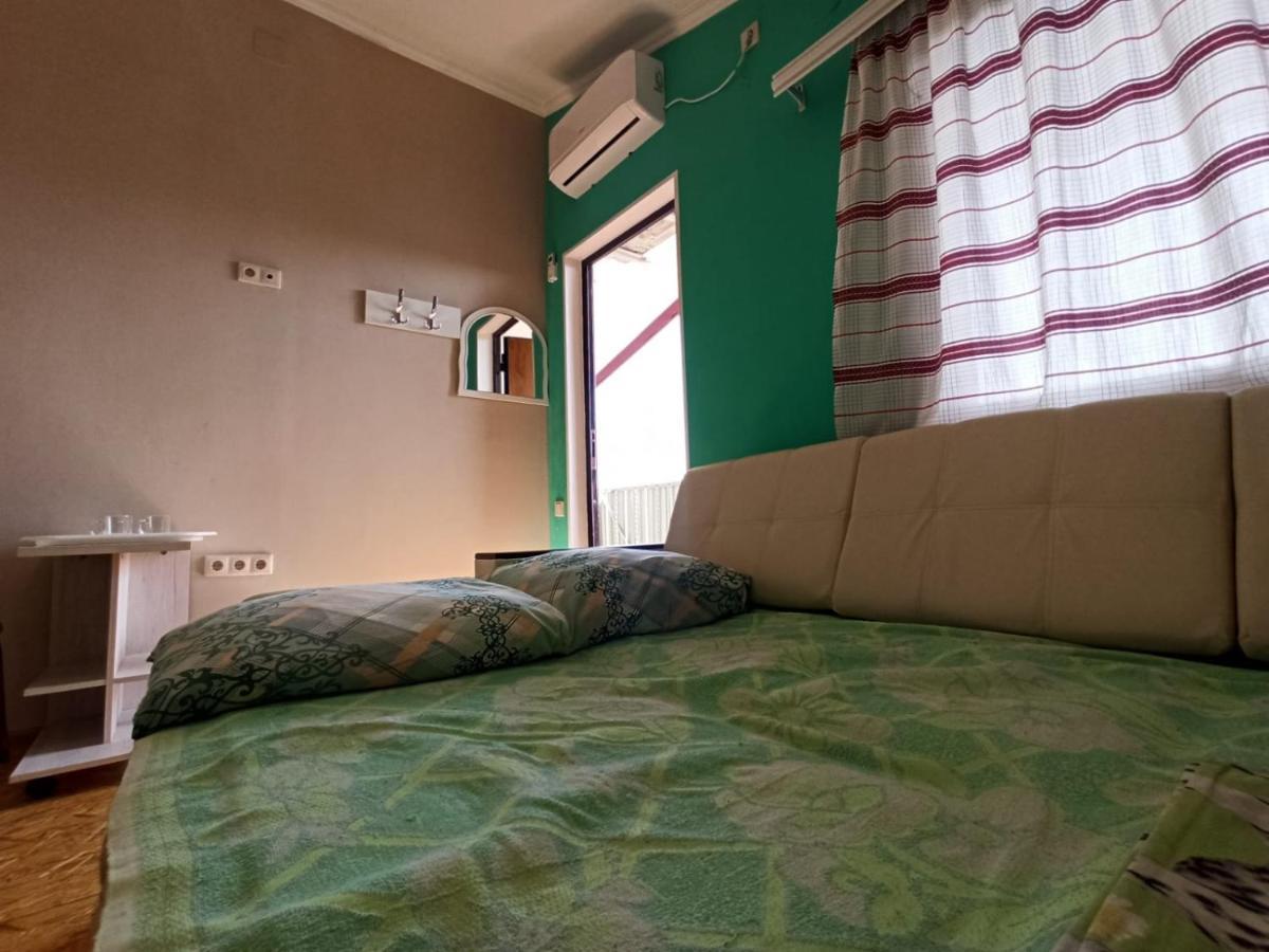 Guest House Anna Sukhumi Luaran gambar
