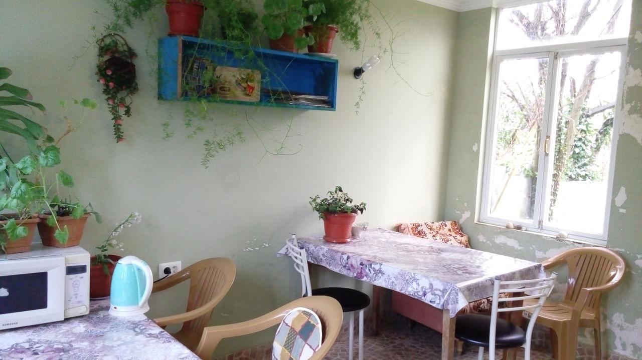 Guest House Anna Sukhumi Luaran gambar