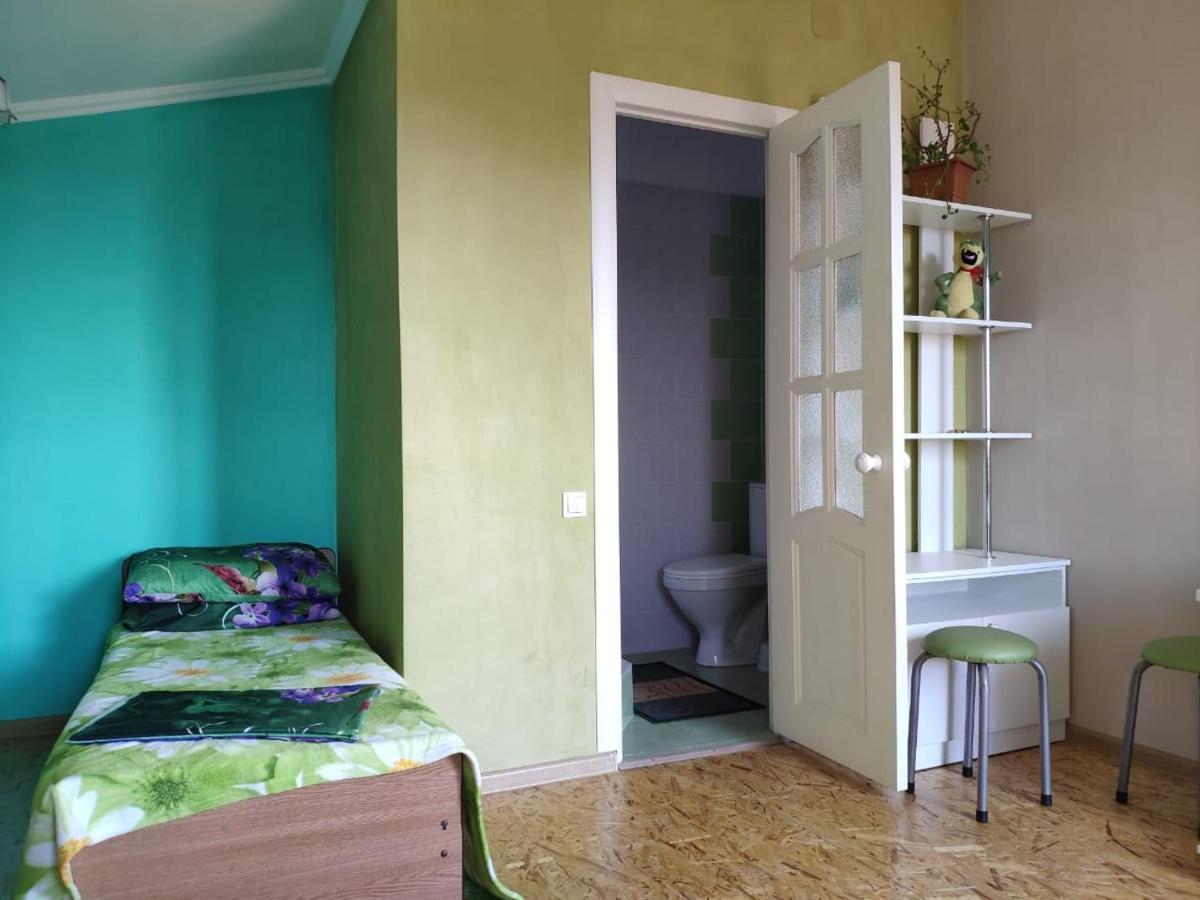 Guest House Anna Sukhumi Luaran gambar